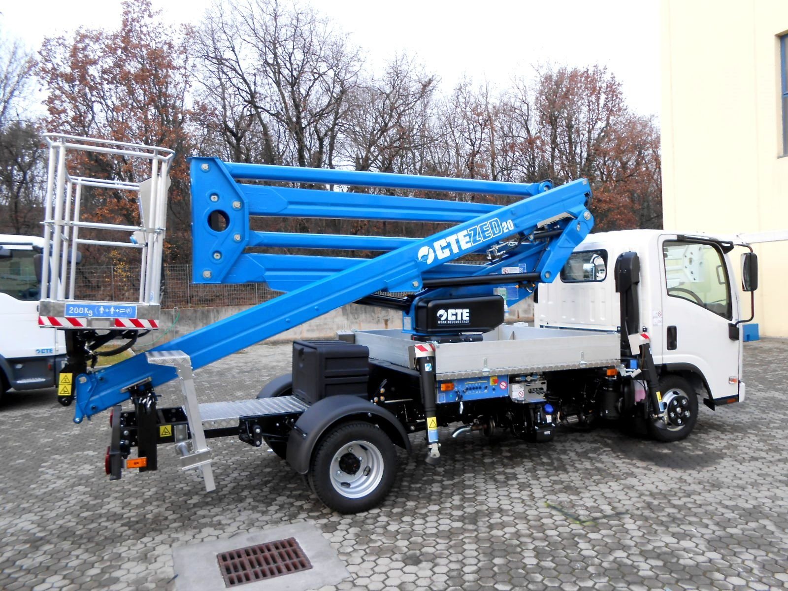 Truck Mounted Boom Lift Rental Dubai